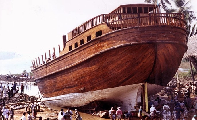 Traditional Malabar uru under construction on the Kerala coast